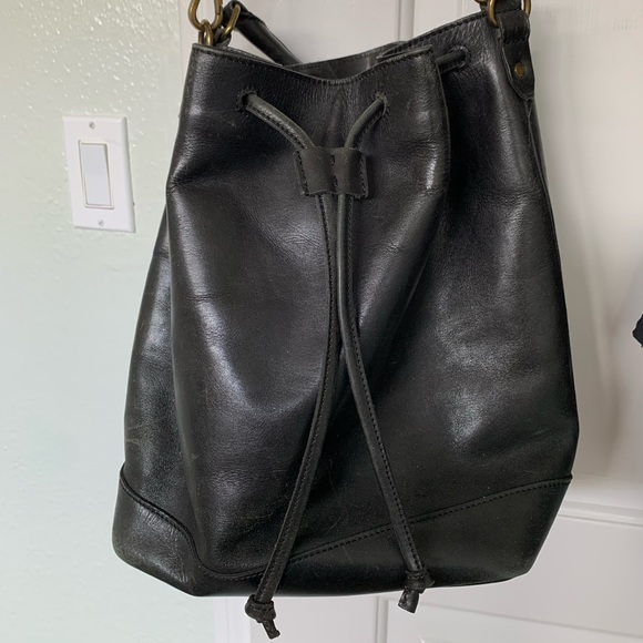 Madewell Lafayette black leather bucket bag - Picture 4 of 6